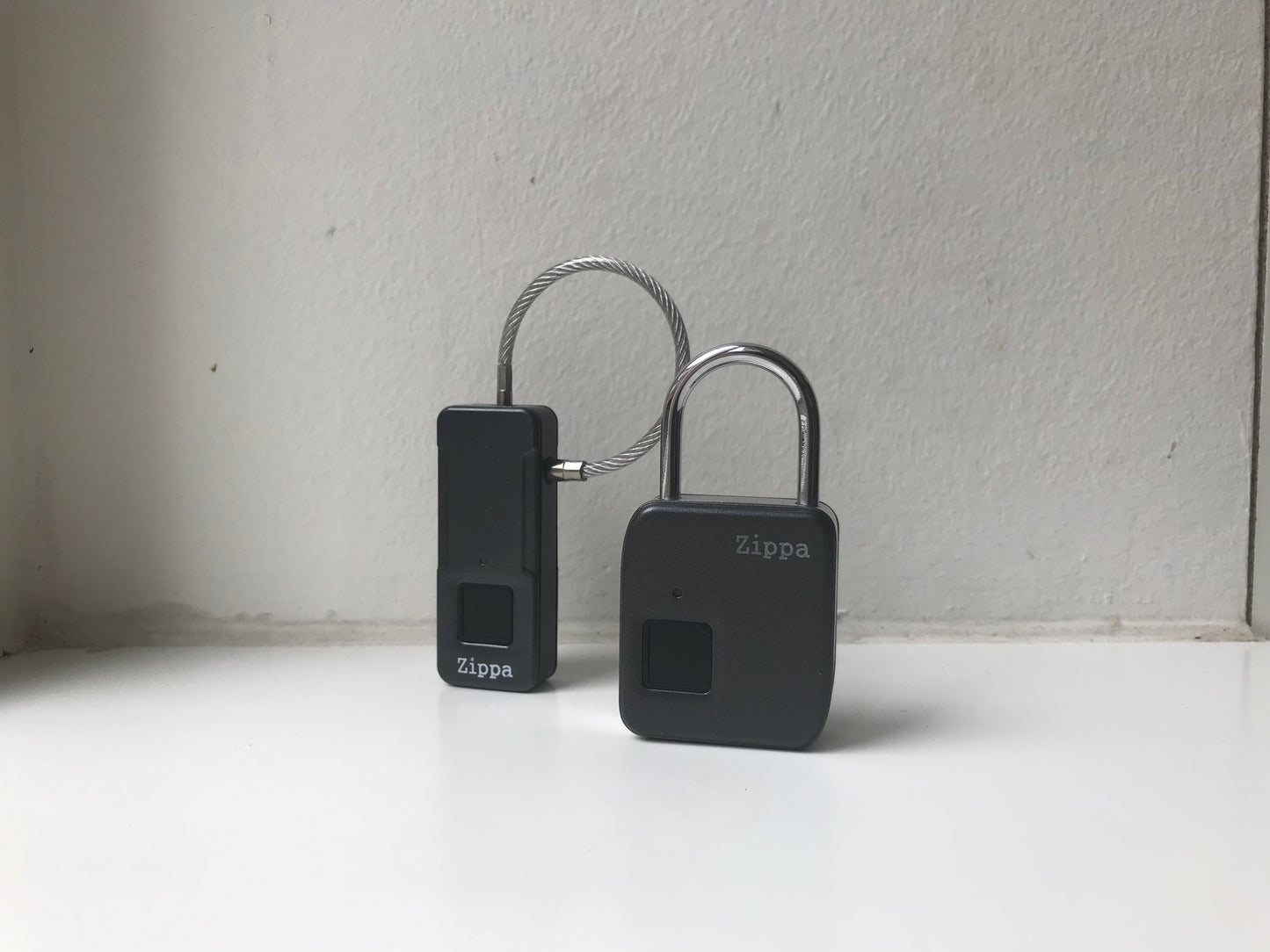 Travel fingerprint padlock