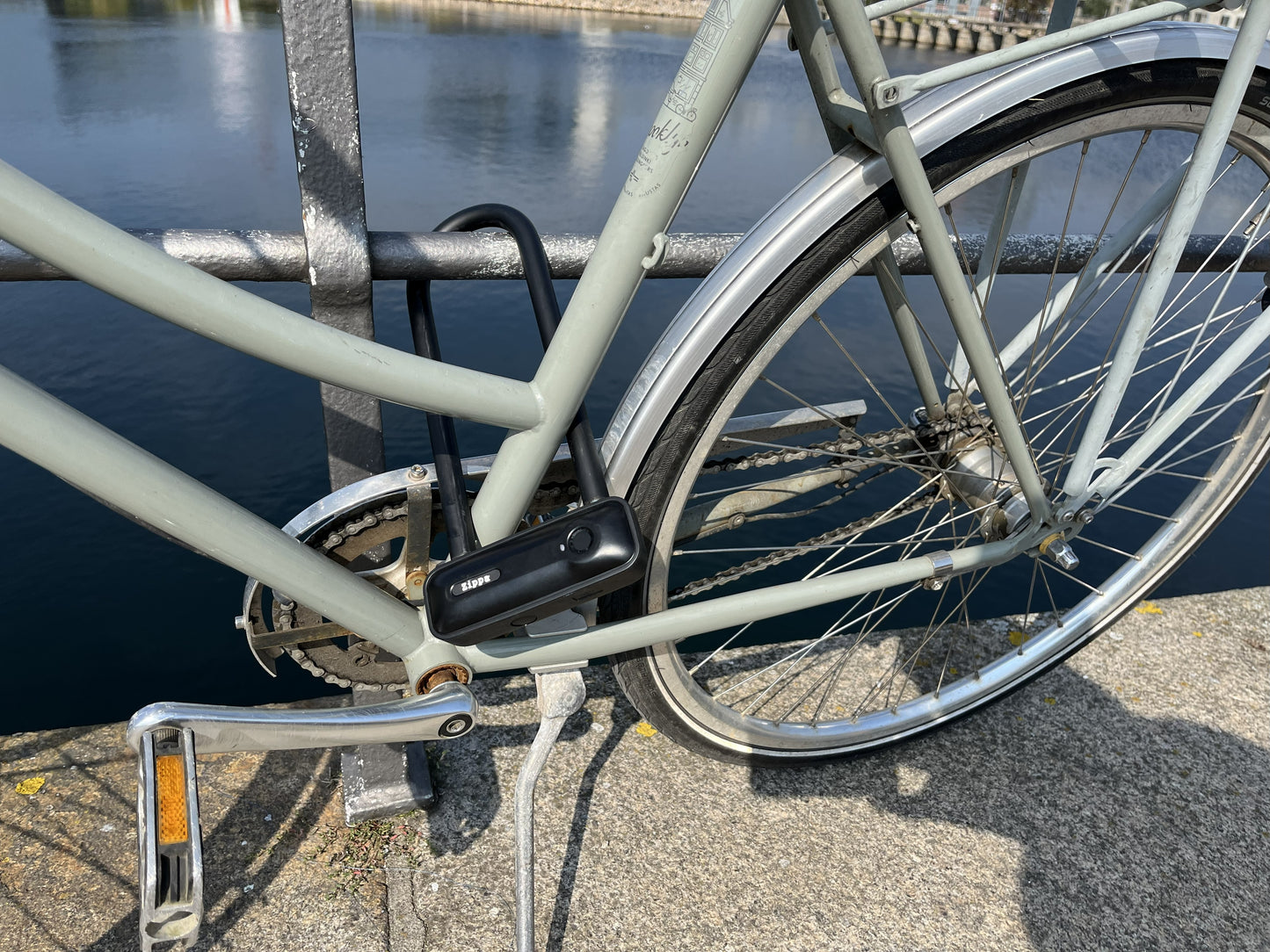 Fingerprint Bike U-Lock 250mm + FREE Padlock | Black Friday | Zippa